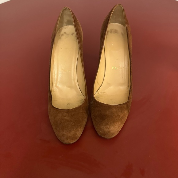*** Size 38 1/2 Christian Louboutin Ron Ron Brown Suede Heels. - Picture 4 of 12